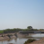 ساخت تیرهای اصلی پل دسترسی روستای سفاک شهرستان باوی به همت شرکت آبان بسپار توسعه