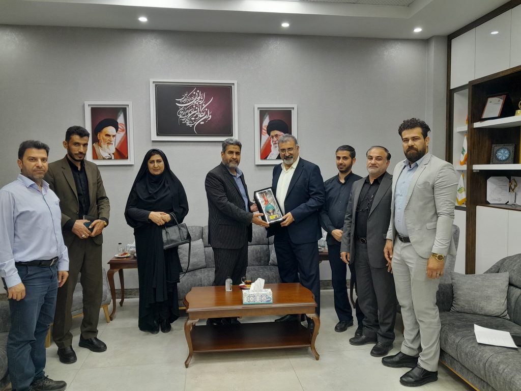 تقدیر رئیس کمیته امداد امام خمینی (ره) شهرستان کارون از مدیرعامل شرکت آبان بسپار توسعه تقدیر رئیس کمیته امداد امام خمینی (ره) شهرستان کارون از مدیرعامل شرکت آبان بسپار توسعه